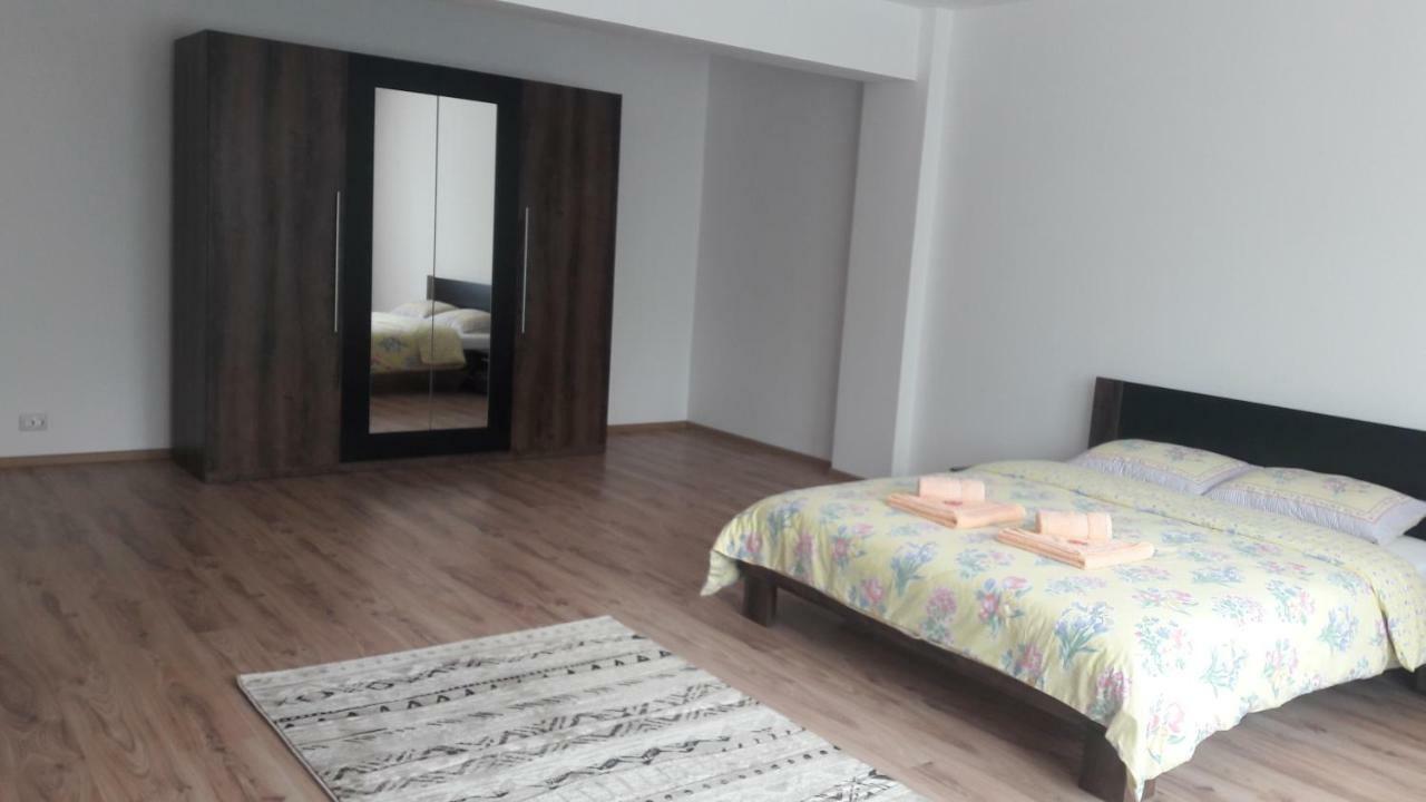 Travel Homzzz Apartments Тиргу-Муреш Екстер'єр фото