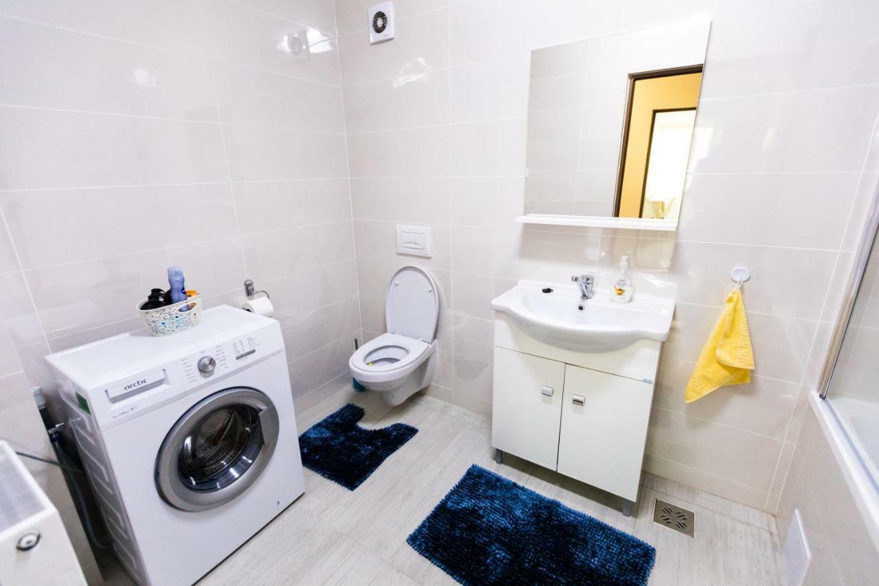 Travel Homzzz Apartments Тиргу-Муреш Екстер'єр фото