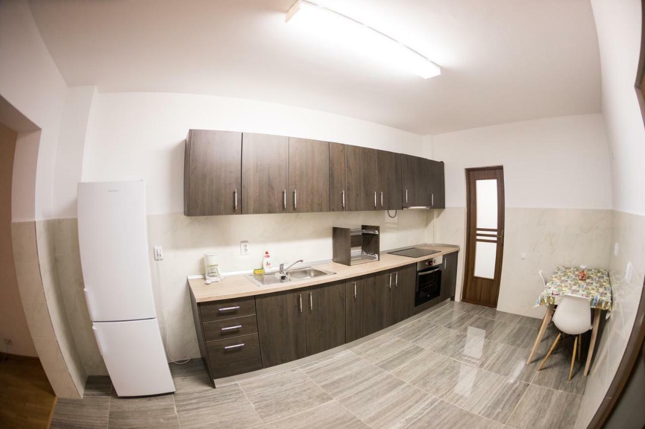 Travel Homzzz Apartments Тиргу-Муреш Екстер'єр фото