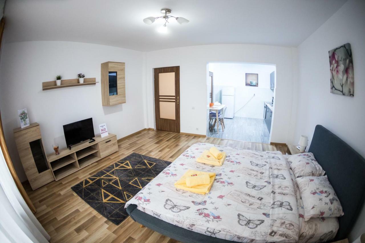 Travel Homzzz Apartments Тиргу-Муреш Екстер'єр фото