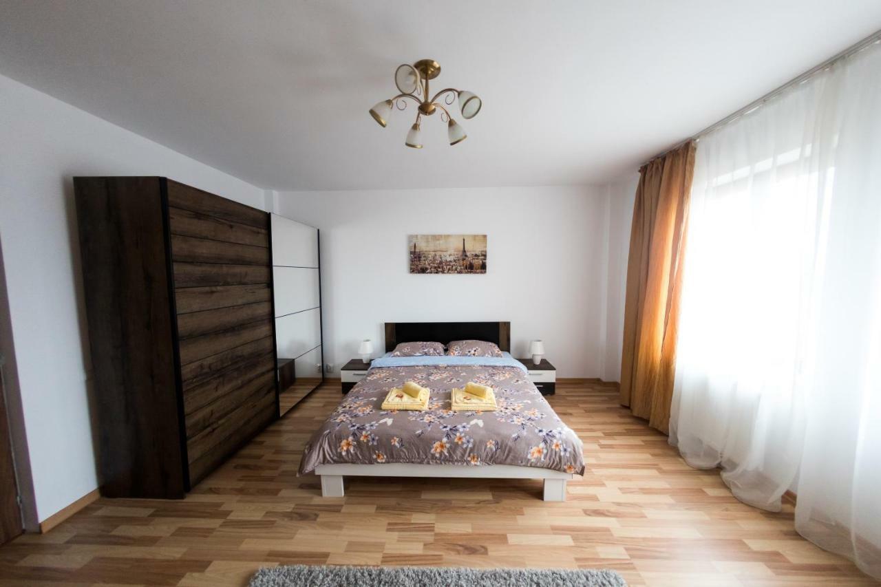 Travel Homzzz Apartments Тиргу-Муреш Екстер'єр фото